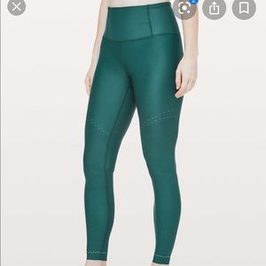 Lululemon zoned in tight